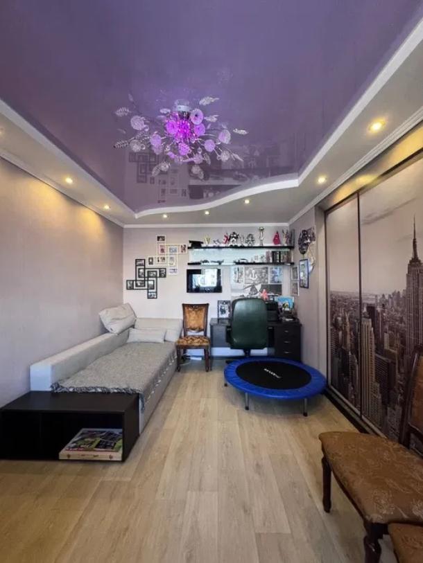 Квартира, 4-кімн., Харьков, 626м/р, Амосова