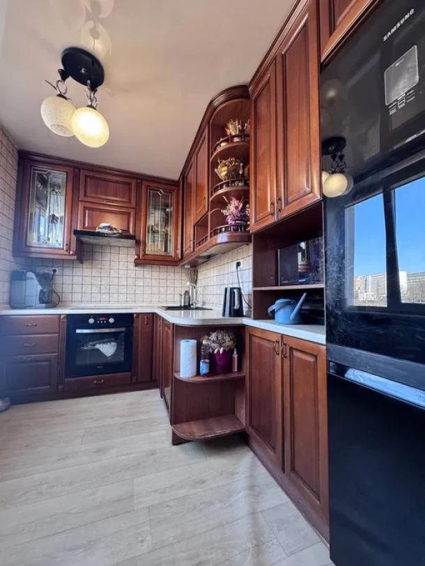 Квартира, 4-кімн., Харьков, 626м/р, Амосова