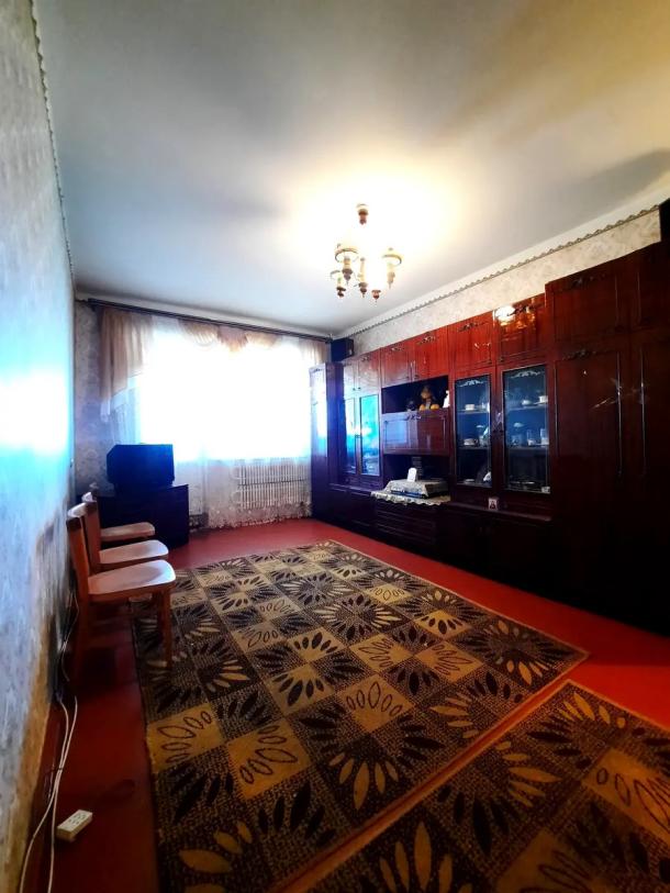 Квартира, 3-кімн., Харьков, Рогань жилмассив, Луи Пастера