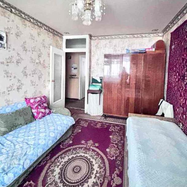 Квартира, 2-кімн., Харьков, 604м/р, Тракторостроителей просп.