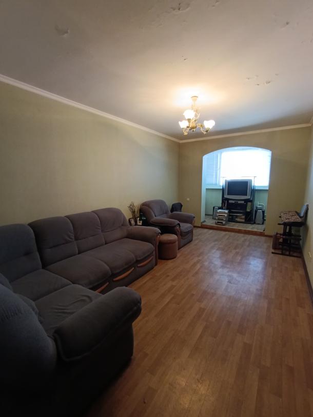 Квартира, 3-кімн., Харьков, 522м/р, Непокоренных (Героев Труда)