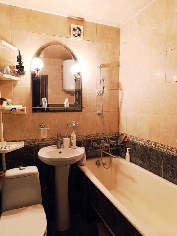 Квартира, 3-кімн., Харьков, 522м/р, Непокоренных (Героев Труда)