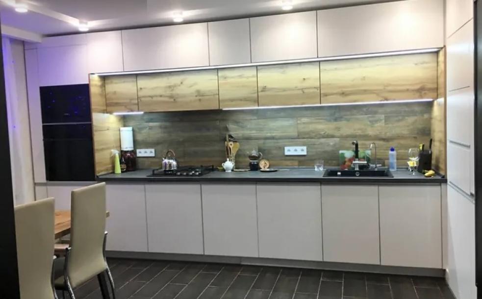 Квартира, 3-кімн., Харьков, Спортивная метро, Лебединская