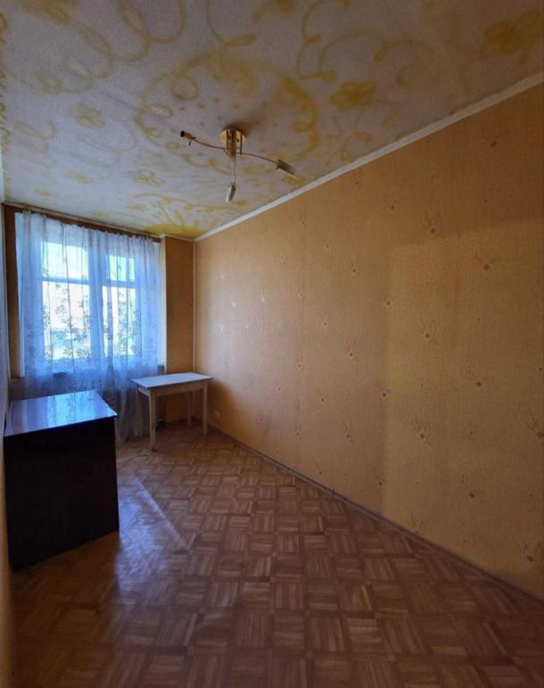 Квартира, 3-кімн., Харьков, Восточный, Михаила Комарова (Тархова)