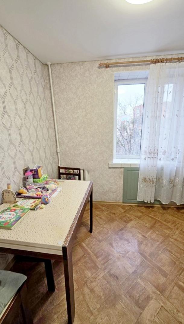 Квартира, 3-кімн., Харьков, Павлово Поле, Европейская (Новгородская)