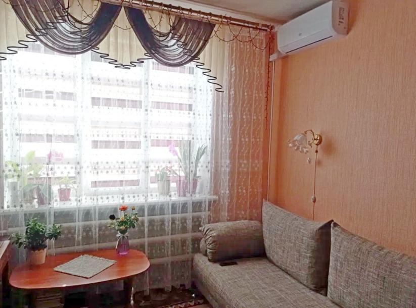 Купить гостинка, Харьков, ОДЕССКАЯ, Байрона пр. (Героев Сталинграда пр.)