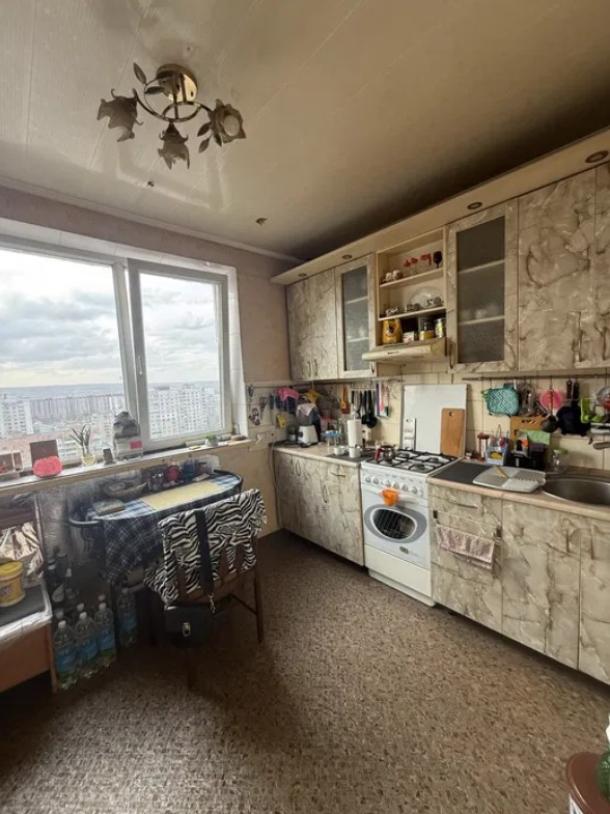 Квартира, 3-кімн., Харьков, Сосновая горка, Клочковская