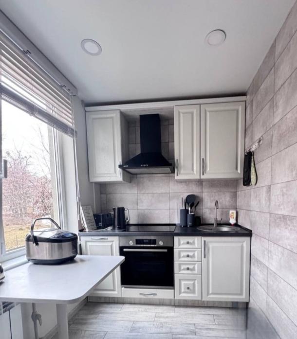 Квартира, 3-кімн., Харьков, Павлово Поле, 23 Августа