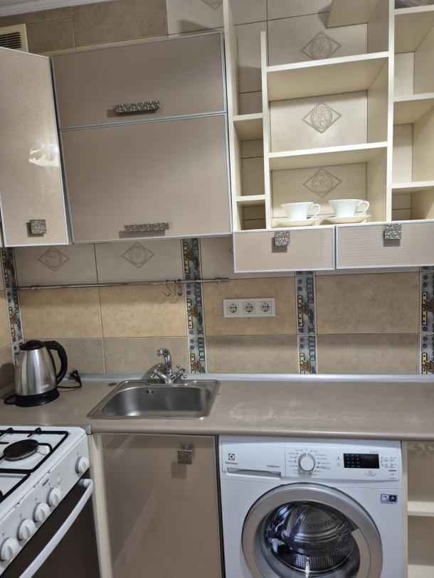 Квартира, 1-кімн., Харьков, 522м/р, Валентиновская