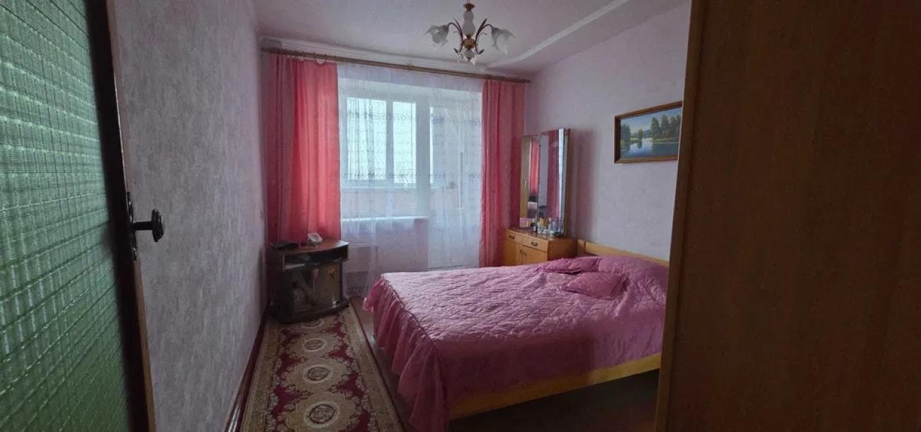 Квартира, 3-кімн., Харьков, Горизонт, Героев Харькова пр-т