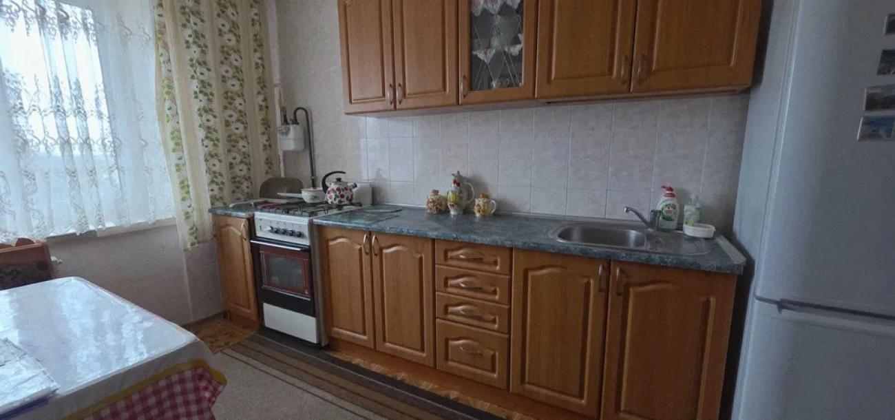 Квартира, 3-кімн., Харьков, Горизонт, Героев Харькова пр-т