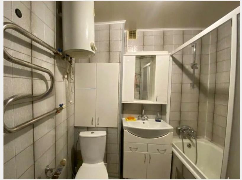 Квартира, 2-кімн., Харьков, 1 Северная Салтовка, Леся Сердюка (Командарма Корка)