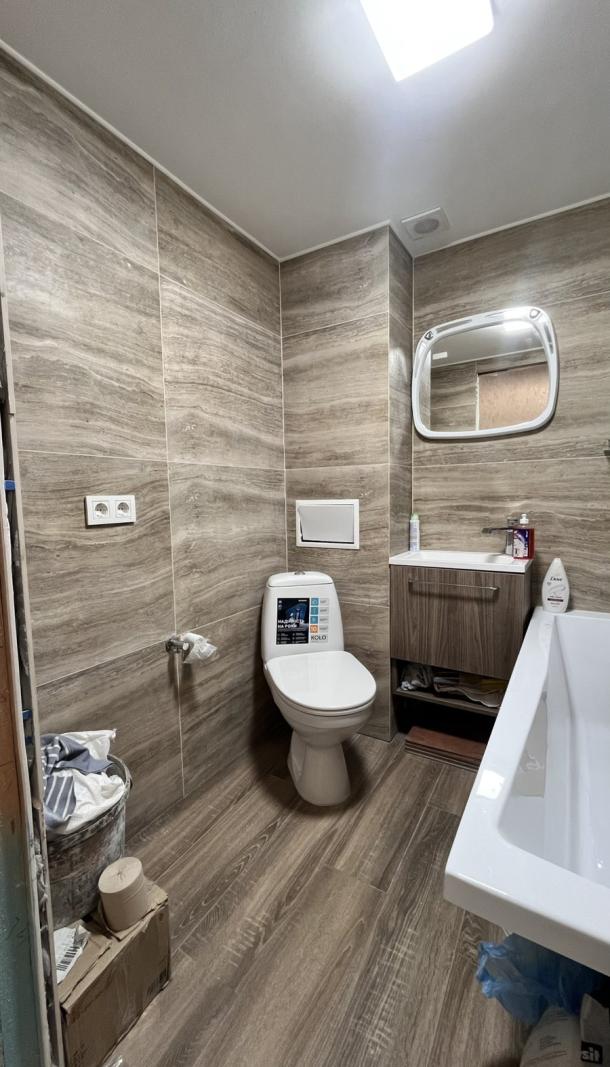 Гостинка, Харьков, Старая Салтовка, Академиков Ахиезеров