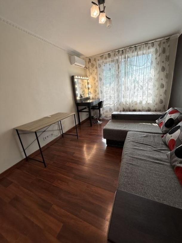 Квартира, 1-кімн., Харьков, 522м/р, Академика Барабашова