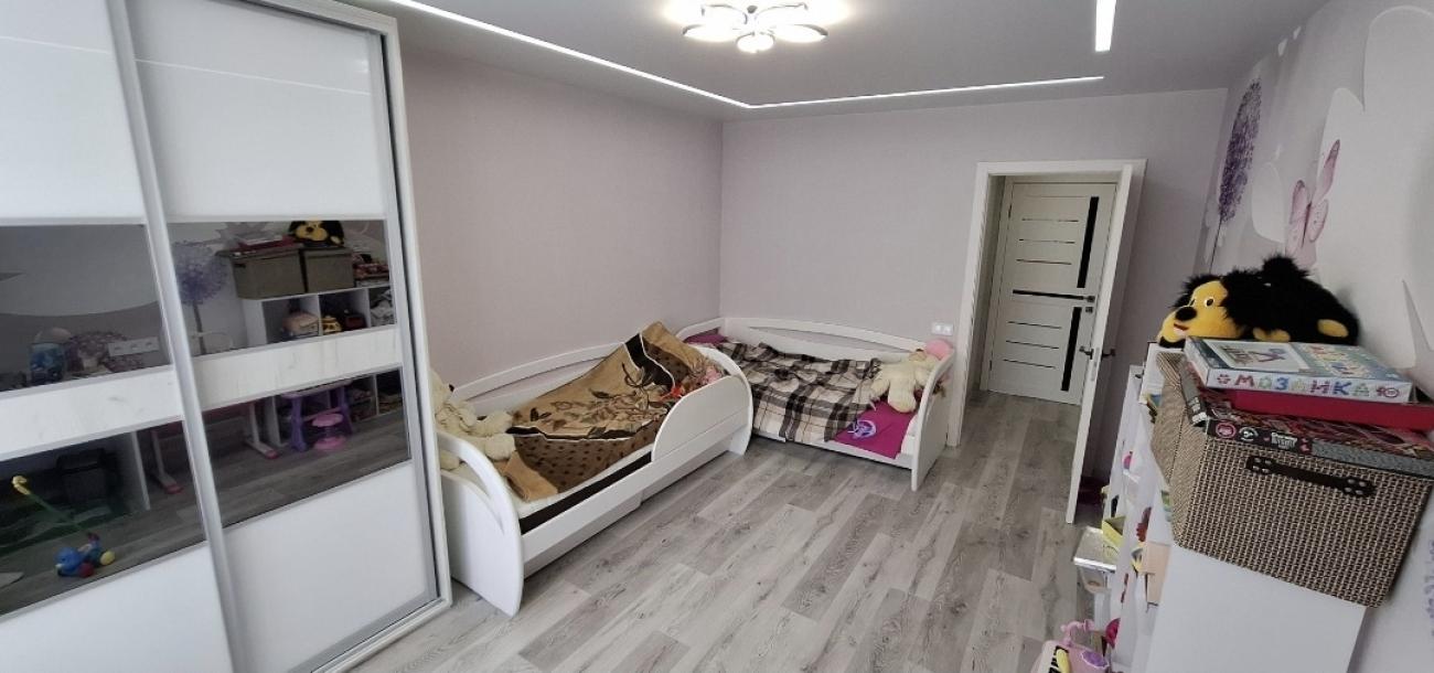 Квартира, 3-кімн., Харьков, Песочин, Дагаева