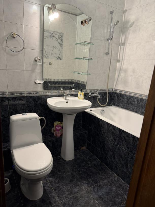 Квартира, 3-кімн., Харьков, 522м/р, Академика Барабашова