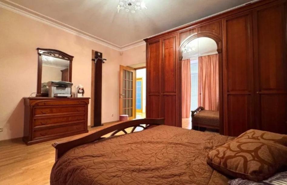 Квартира, 3-кімн., Харьков, Центр, Сумская