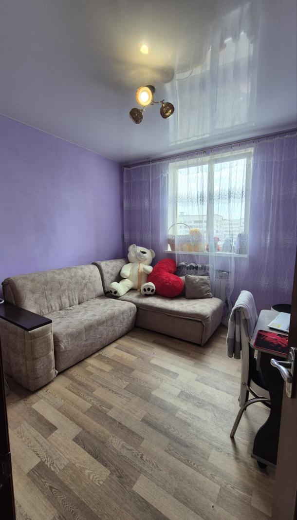 Квартира, 2-кімн., Харьков, Рогань жилмассив, Зубарева