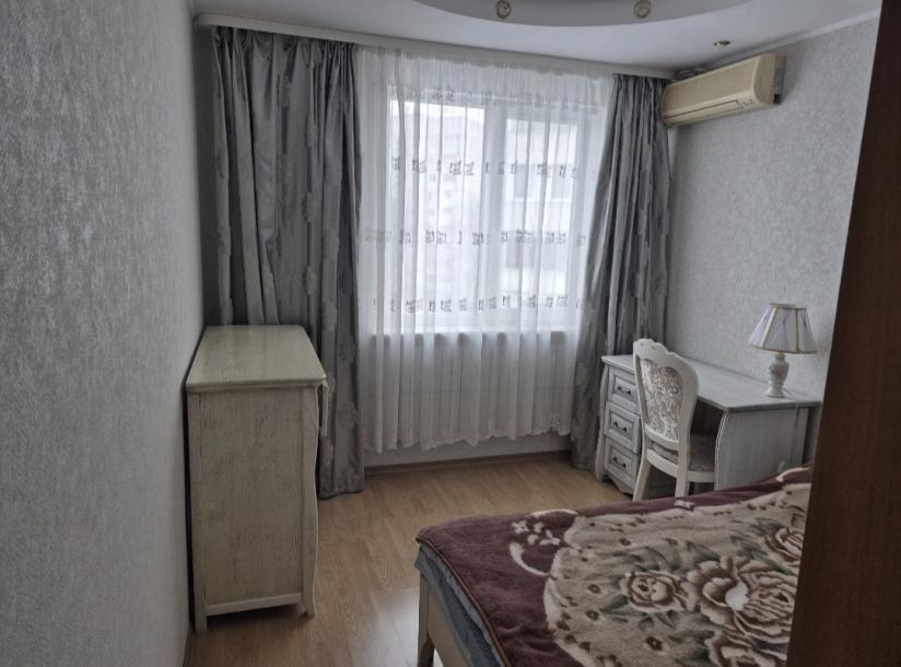 Квартира, 3-кімн., Харьков, 535Ам/р, Владислава Зубенко (Тимуровцев)