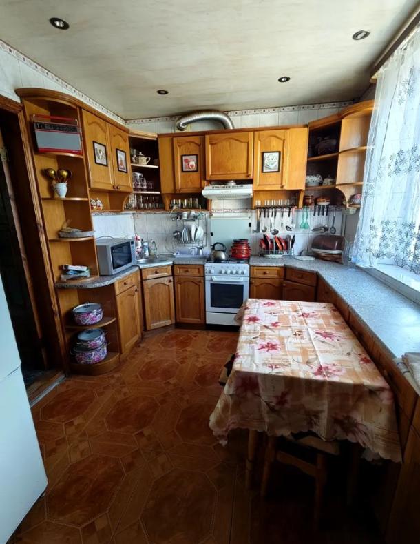 Квартира, 3-кімн., Харьков, Песочин, Свободы