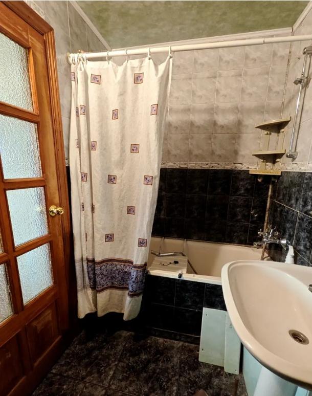 Квартира, 3-кімн., Харьков, Песочин, Свободы