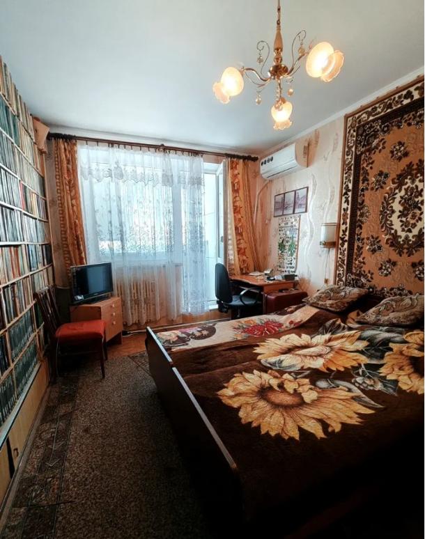 Квартира, 3-кімн., Харьков, Песочин, Свободы