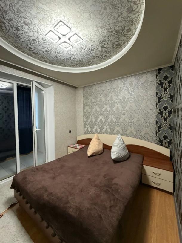 Квартира, 4-кімн., Харьков, 605м/р, Тракторостроителей просп.