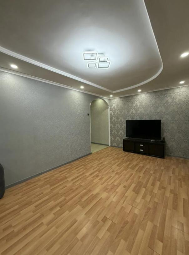 Квартира, 4-кімн., Харьков, 605м/р, Тракторостроителей просп.