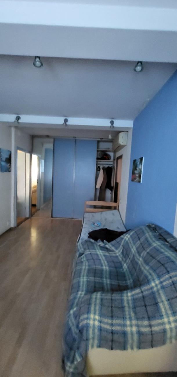 Квартира, 3-кімн., Харьков, 608м/р, Непокоренных (Героев Труда)