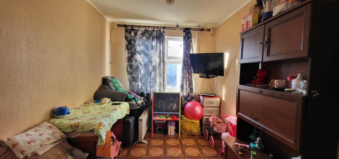 Квартира, 4-кімн., Харьков, 520м/р, Непокоренных (Героев Труда)