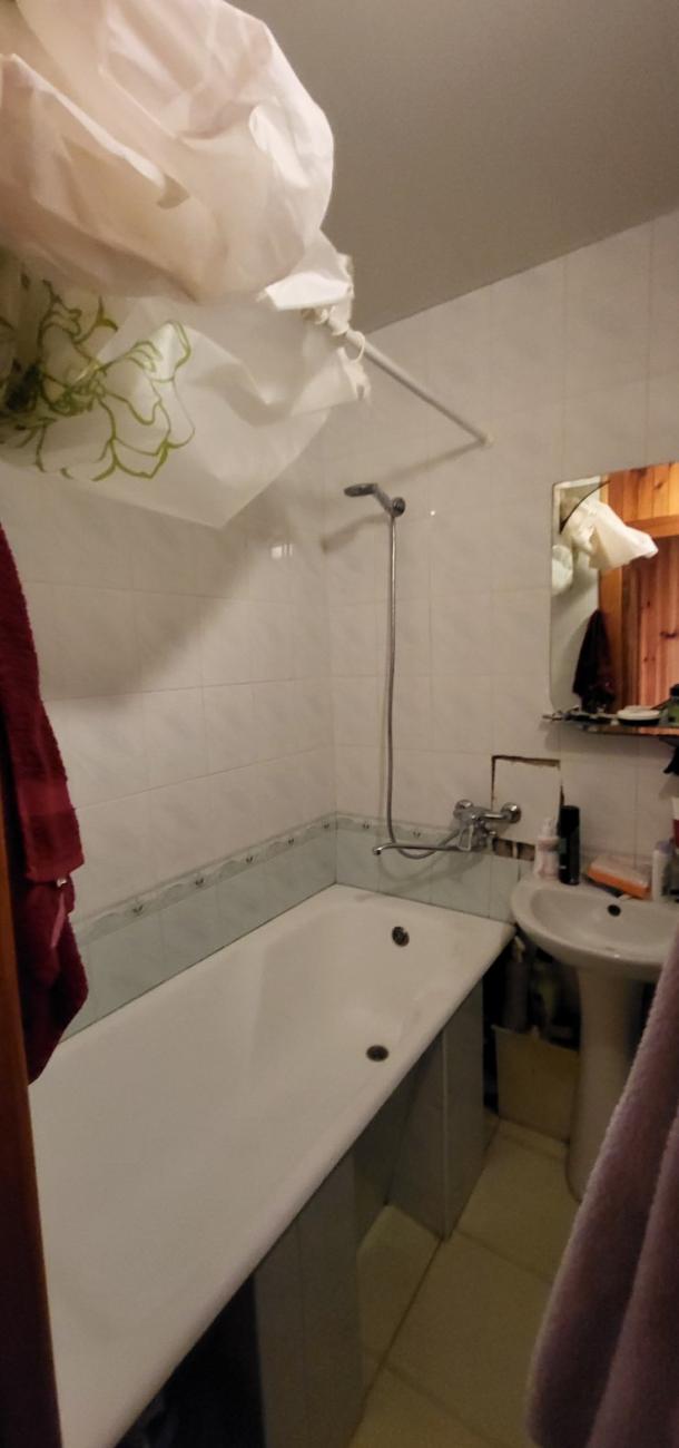 Квартира, 4-кімн., Харьков, 520м/р, Непокоренных (Героев Труда)