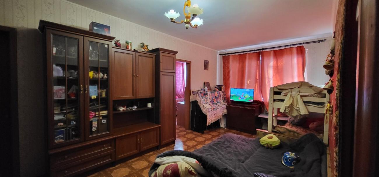 Квартира, 4-кімн., Харьков, 520м/р, Непокоренных (Героев Труда)