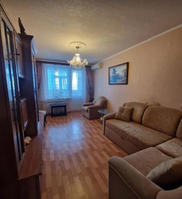 Квартира, 3-кімн., Харьков, Спортивная метро, Аэрокосмический просп. (Гагарина проспект)