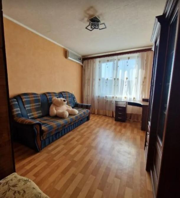 Квартира, 3-кімн., Харьков, Спортивная метро, Аэрокосмический просп. (Гагарина проспект)