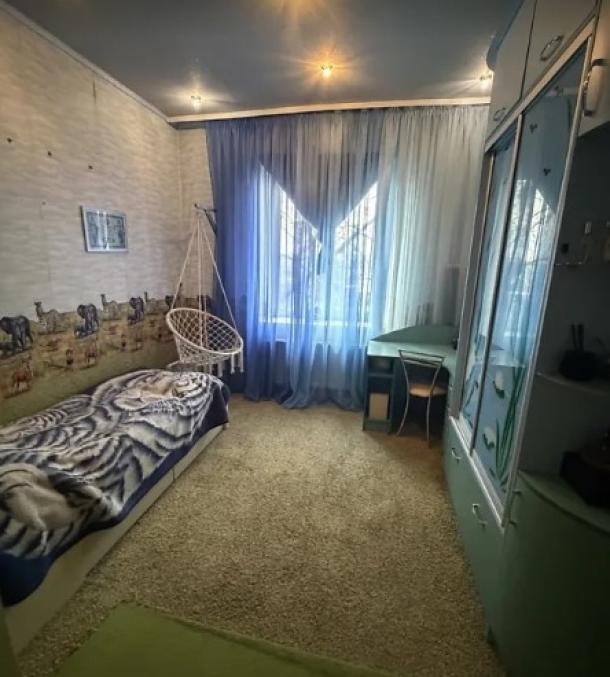 Квартира, 3-кімн., Харьков, Защитников Украины метро, Защитников Украины пл. (Восстания пл.)