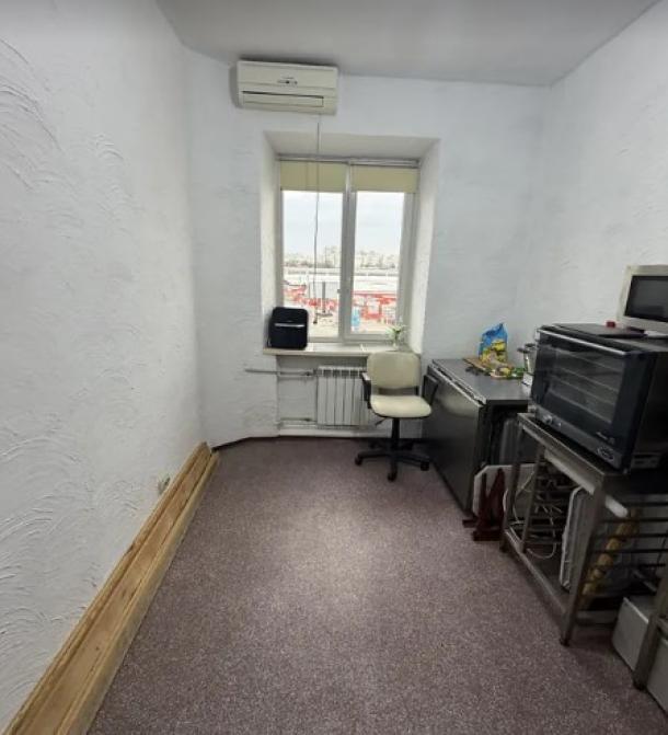 Квартира, 3-кімн., Харьков, Защитников Украины метро, Защитников Украины пл. (Восстания пл.)