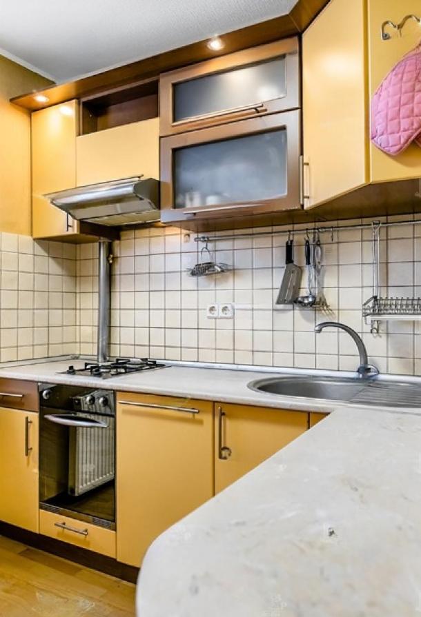 Квартира, 3-кімн., Харьков, Павлово Поле, Деревянко