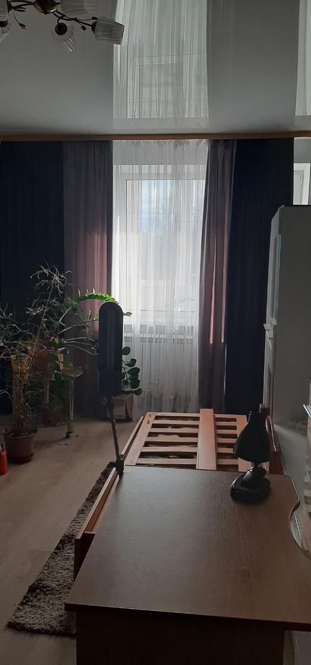 Квартира, 3-кімн., Чугуев, Чугуевский район, Гагарина в-зд