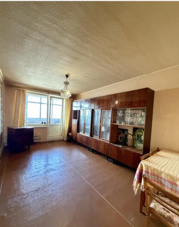 Квартира, 3-кімн., Харьков, 524м/р, Непокоренных (Героев Труда)