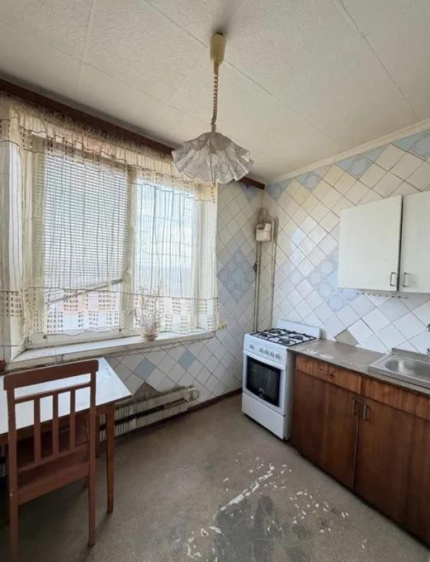 Квартира, 3-кімн., Харьков, 524м/р, Непокоренных (Героев Труда)