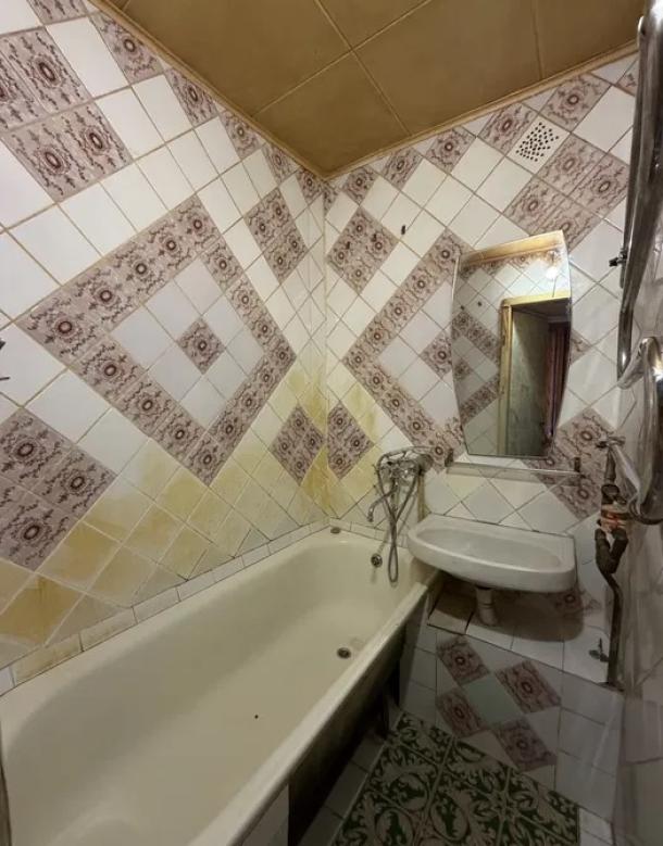 Квартира, 3-кімн., Харьков, 524м/р, Непокоренных (Героев Труда)