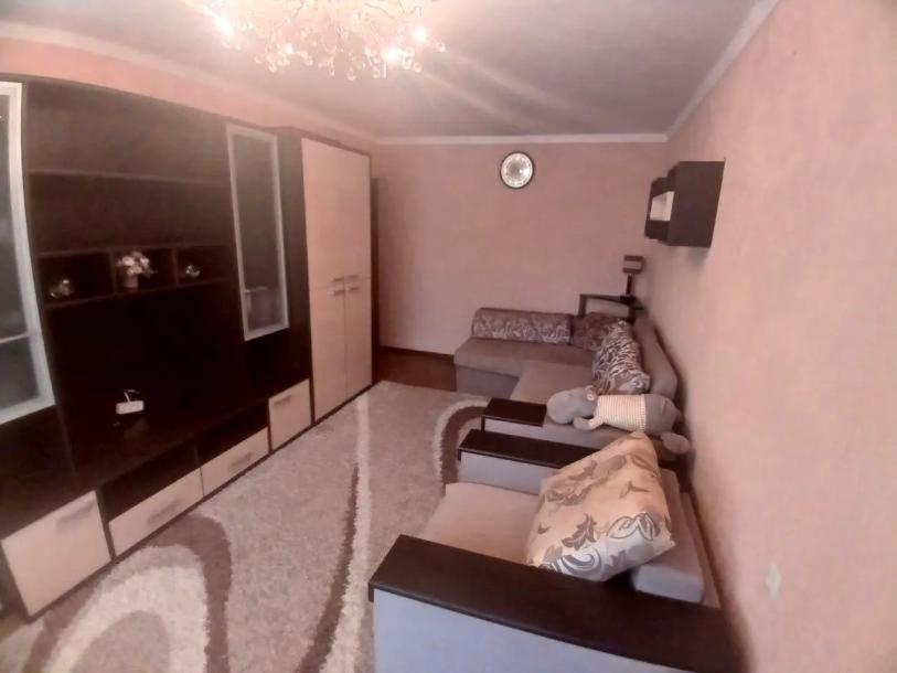 Квартира, 2-кімн., Харьков, 608м/р, Гвардейцев Широнинцев