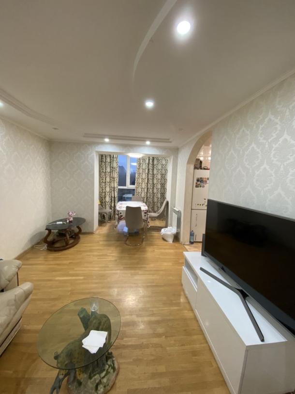 Квартира, 4-кімн., Харьков, 524м/р, Непокоренных (Героев Труда)