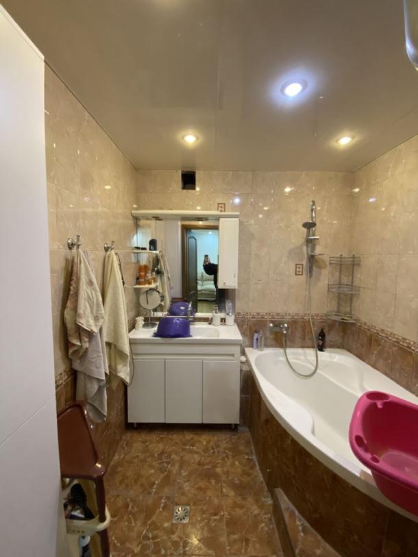 Квартира, 4-кімн., Харьков, 524м/р, Непокоренных (Героев Труда)