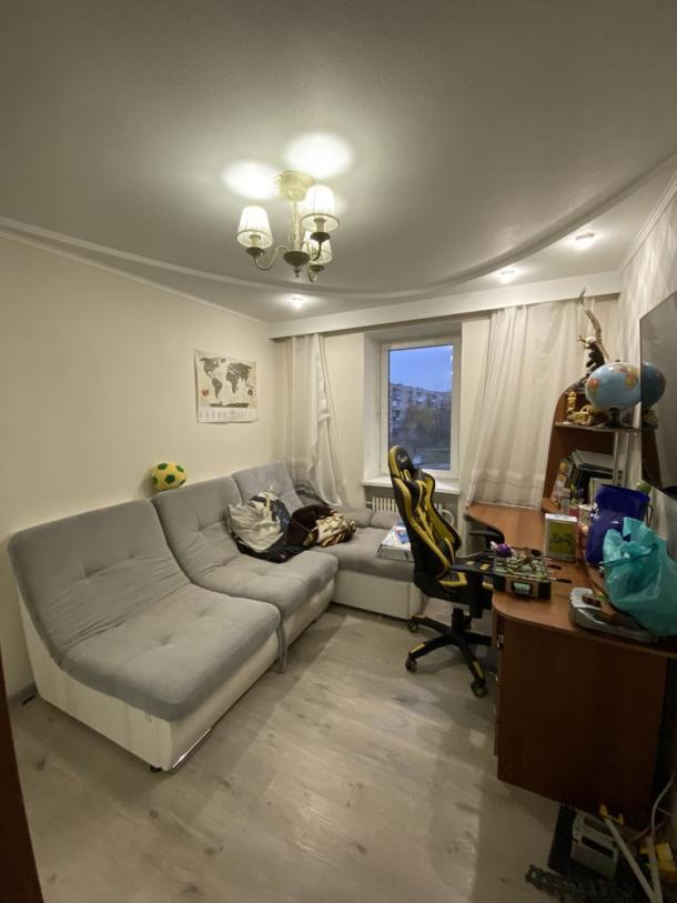 Квартира, 4-кімн., Харьков, 524м/р, Непокоренных (Героев Труда)