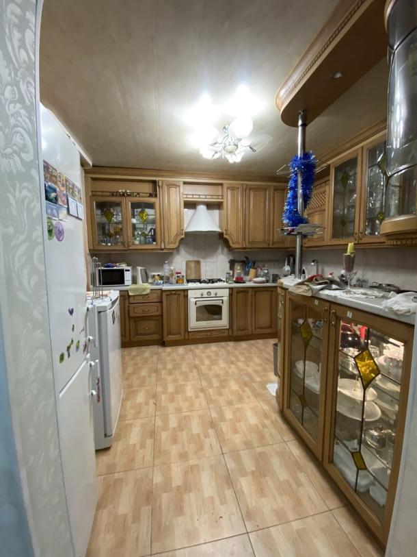 Квартира, 4-кімн., Харьков, 524м/р, Непокоренных (Героев Труда)