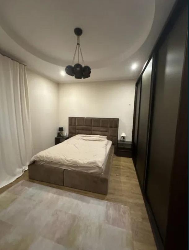 Квартира, 3-кімн., Харьков, Госпром, Независимости пр. (Правды пр.)