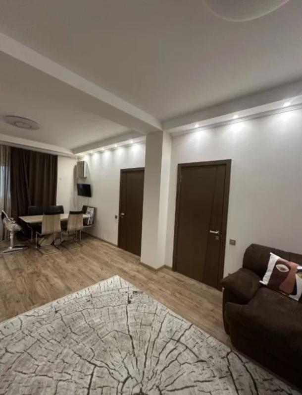 Квартира, 3-кімн., Харьков, Госпром, Независимости пр. (Правды пр.)