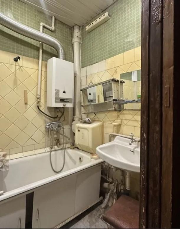 Квартира, 3-кімн., Харьков, Госпром, Независимости пр. (Правды пр.)