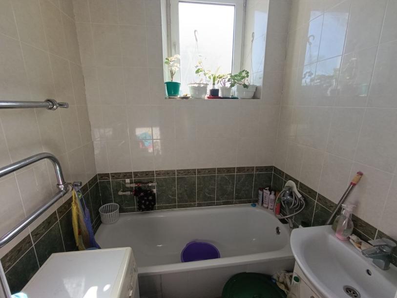 Квартира, 2-кімн., Харьков, ХТЗ, Бекетова